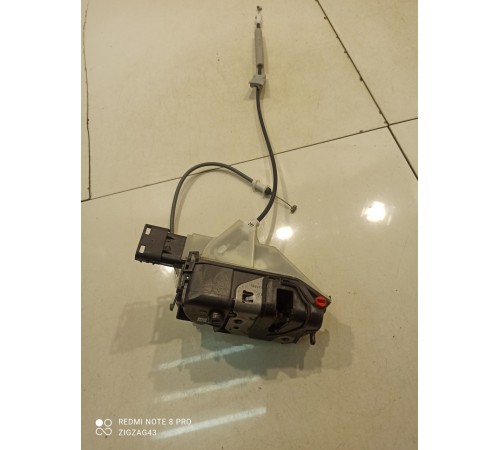 Замок двери (задний, правый)