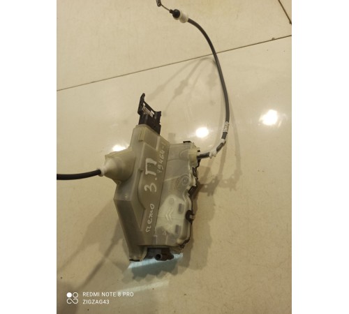 Замок двери (задний, правый)