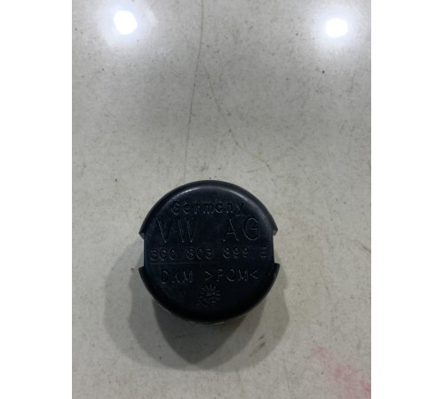 Крышка (заглушка) салона/багажника