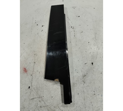 Накладка двери (передняя, правая)