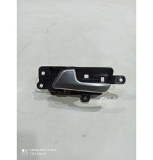 Ручка двери (задняя левая внутренняя)