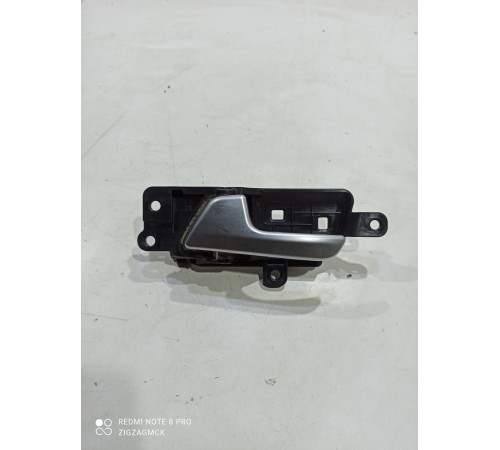 Ручка двери (задняя левая внутренняя)