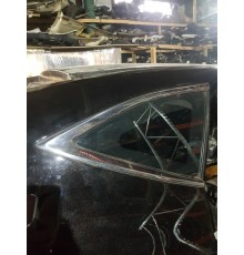 Глухое стекло заднее правое