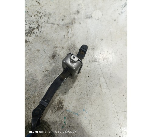 Ограничитель двери передний правый