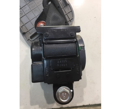 Ремень безопасности (задний, правый)