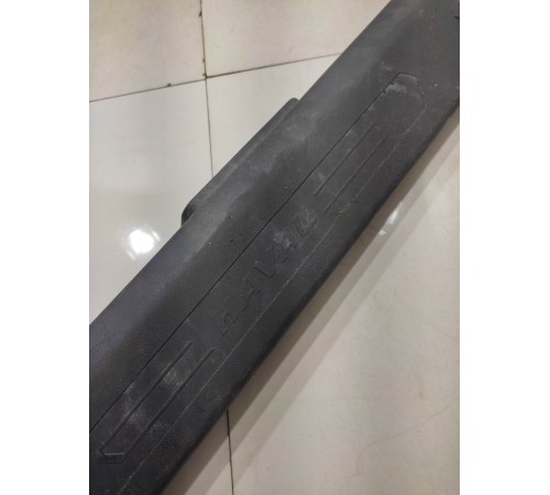 Накладка порога (передняя, правая)