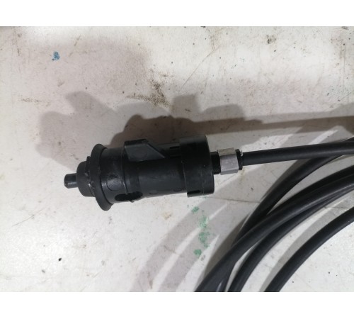 Трос открывания лючка бензобаза