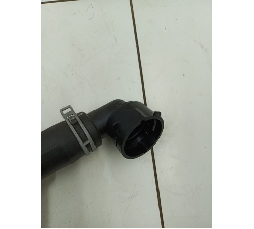 Патрубок системы охлаждения