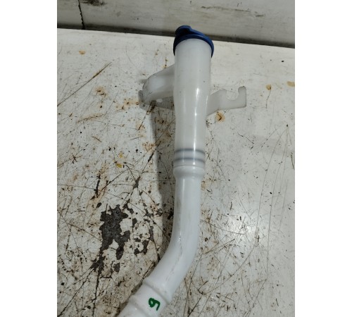 Горловина бачка омывателя