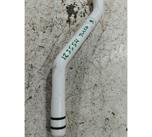 Горловина бачка омывателя