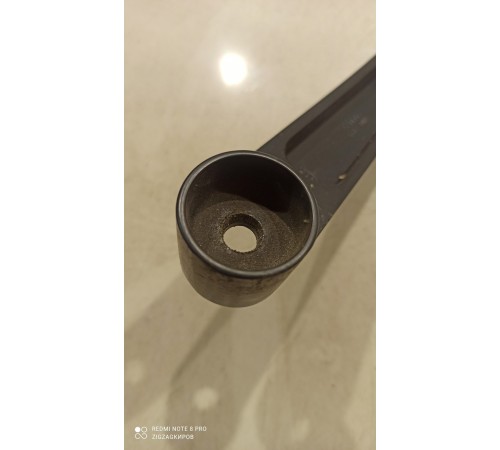 Поводок стеклоочистителя(правый)