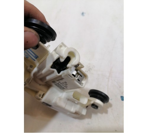 Доводчик двери передний левый