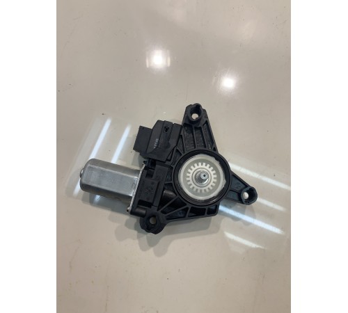 Моторчик стеклоподъёмника (задний, левый)