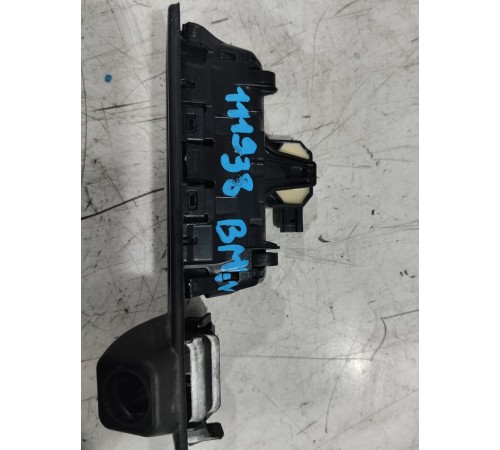 Кнопка открывания багажника