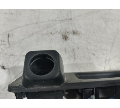 Кнопка открывания багажника