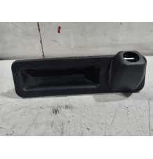 Кнопка открывания багажника