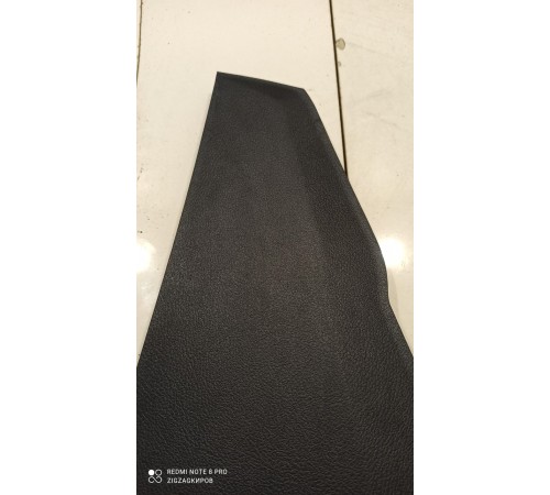 Накладка приборной панели нижняя