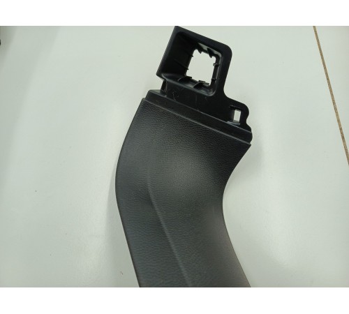 Обшивка крышки багажника правая