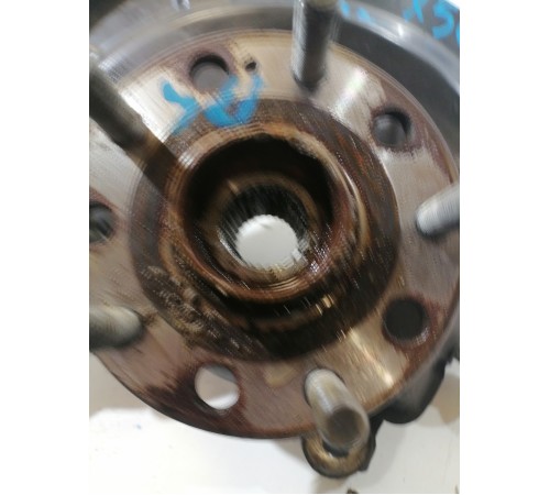 Кулак поворотный передний левый