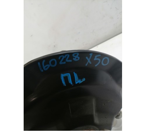 Кулак поворотный передний левый