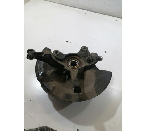 Кулак поворотный передний левый