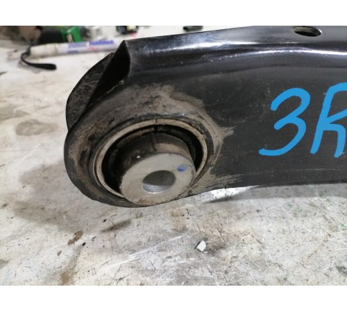 Рычаг поперечный задний правый нижний