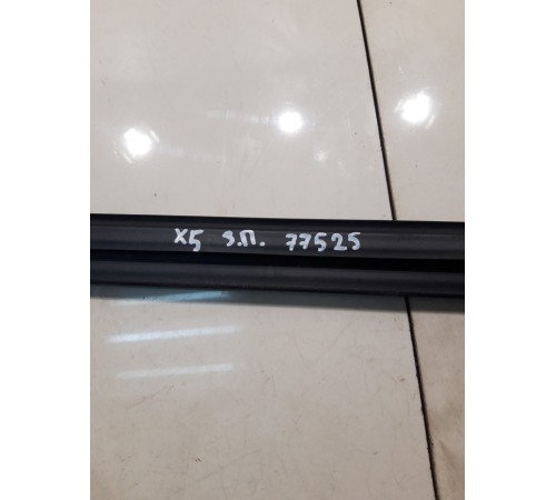 Уплотнитель стекла (задний, правый, внутренний)