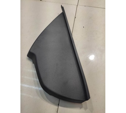 накладка багажника(левая)