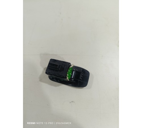 Кнопка стеклоподъемника задняя