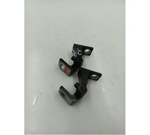 Комплект петель передней левой двери 2 шт.