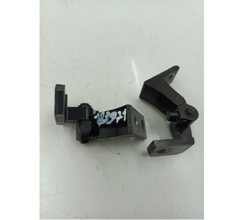 Комплект петель передней левой двери 2 шт.