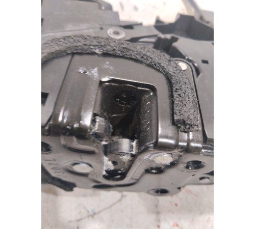 Замок двери (передний левый)