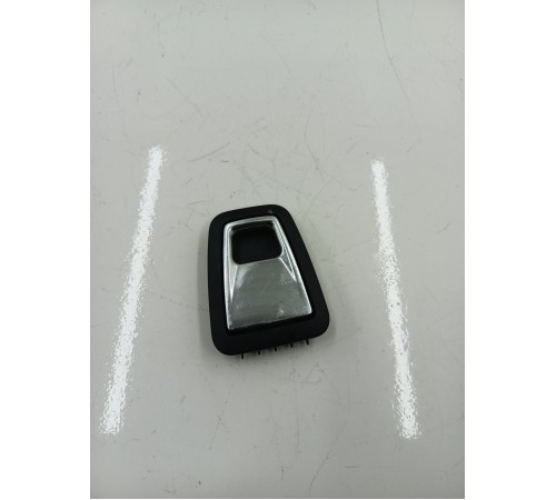 Крючок багажника