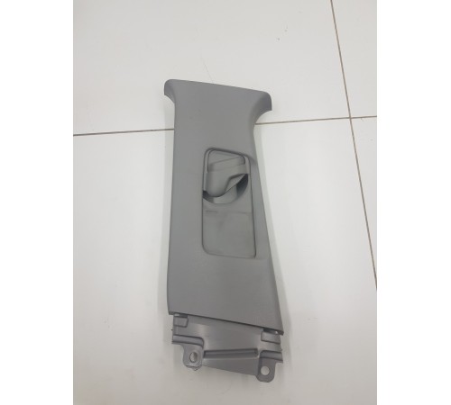 Обшивка центральной стойки левая верхняя