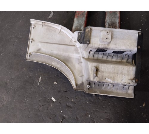 Корпус подножки (ступеньки) левый