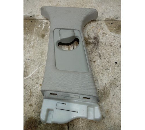 Обшивка стойки центральная левая