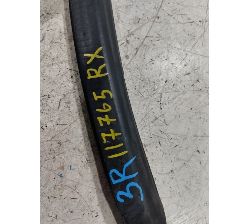 Уплотнитель двери задний правый