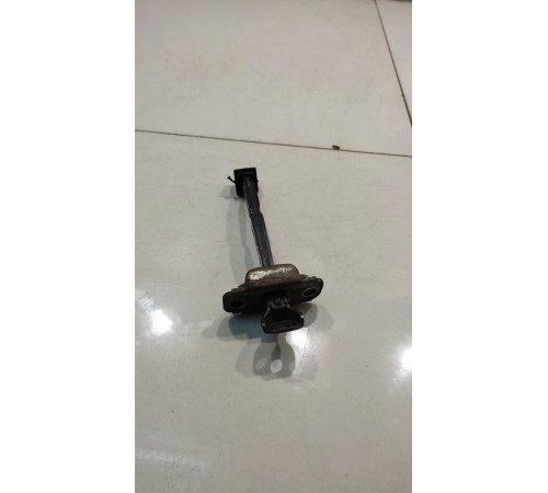 Ограничитель двери (задний, левый)