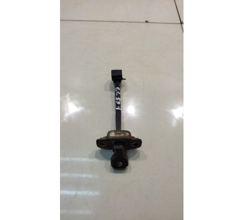 Ограничитель двери (задний, левый)