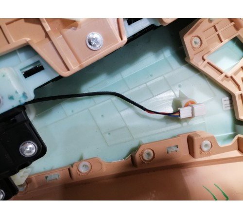 Обшивка двери передняя правая