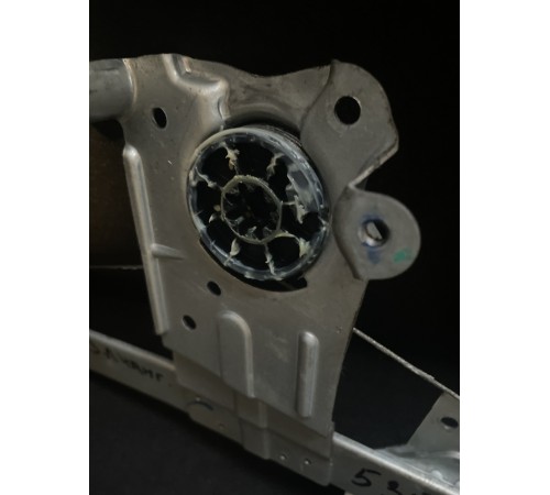 Стеклоподъемник электр. задний левый