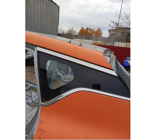 Глухое стекло заднее левое