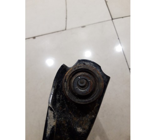 Рычаг подвески(передний правый)