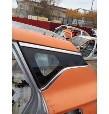 Глухое стекло заднее левое