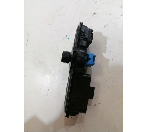 Блок кнопок управления зеркалами