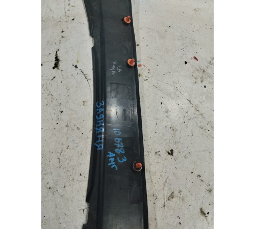 Накладка проема крыши багажника верхняя