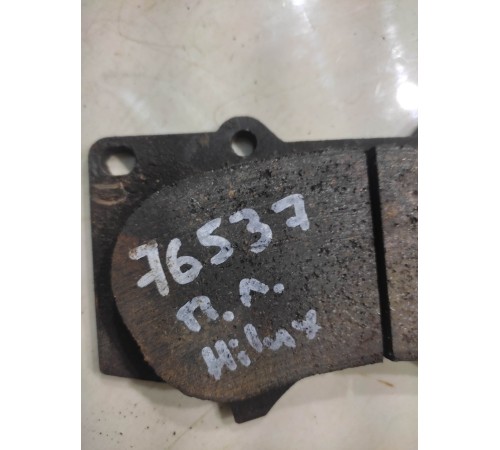 Тормозные колодки (передние левые)