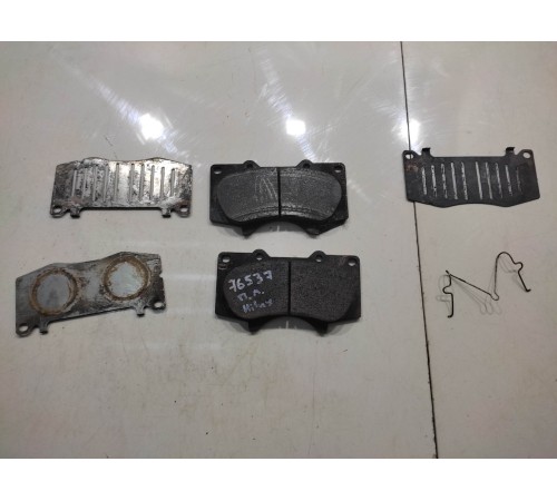 Тормозные колодки (передние левые)