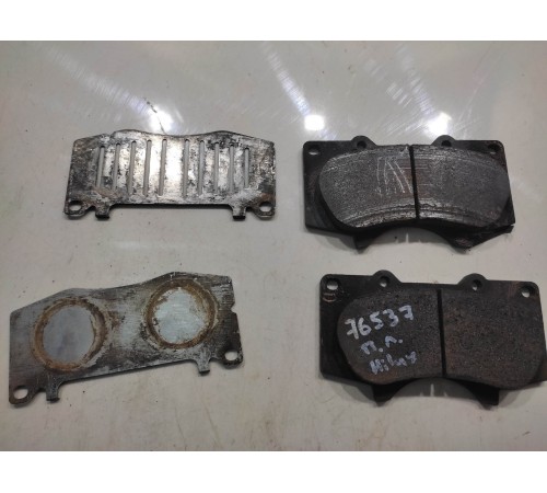 Тормозные колодки (передние левые)