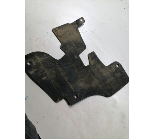 Пыльник двигателя левый